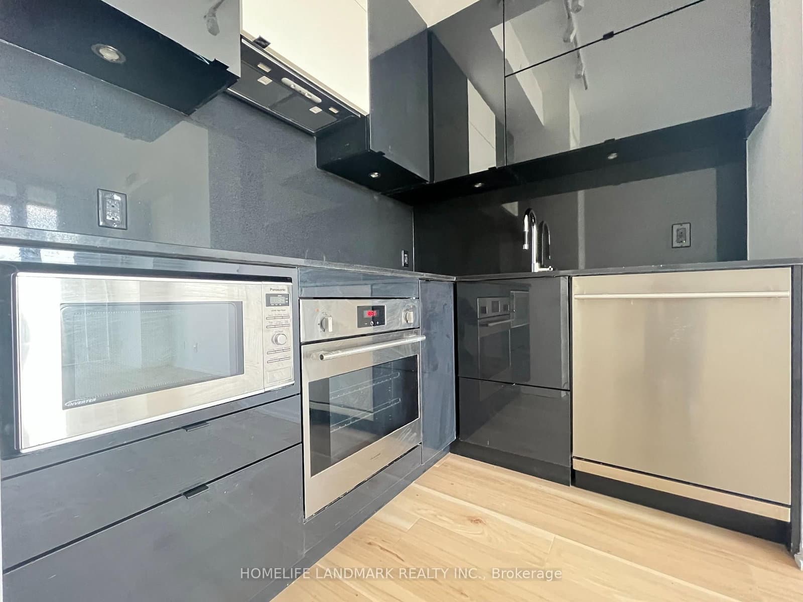 125 Peter Street, Unit 2301 thumbnail 8