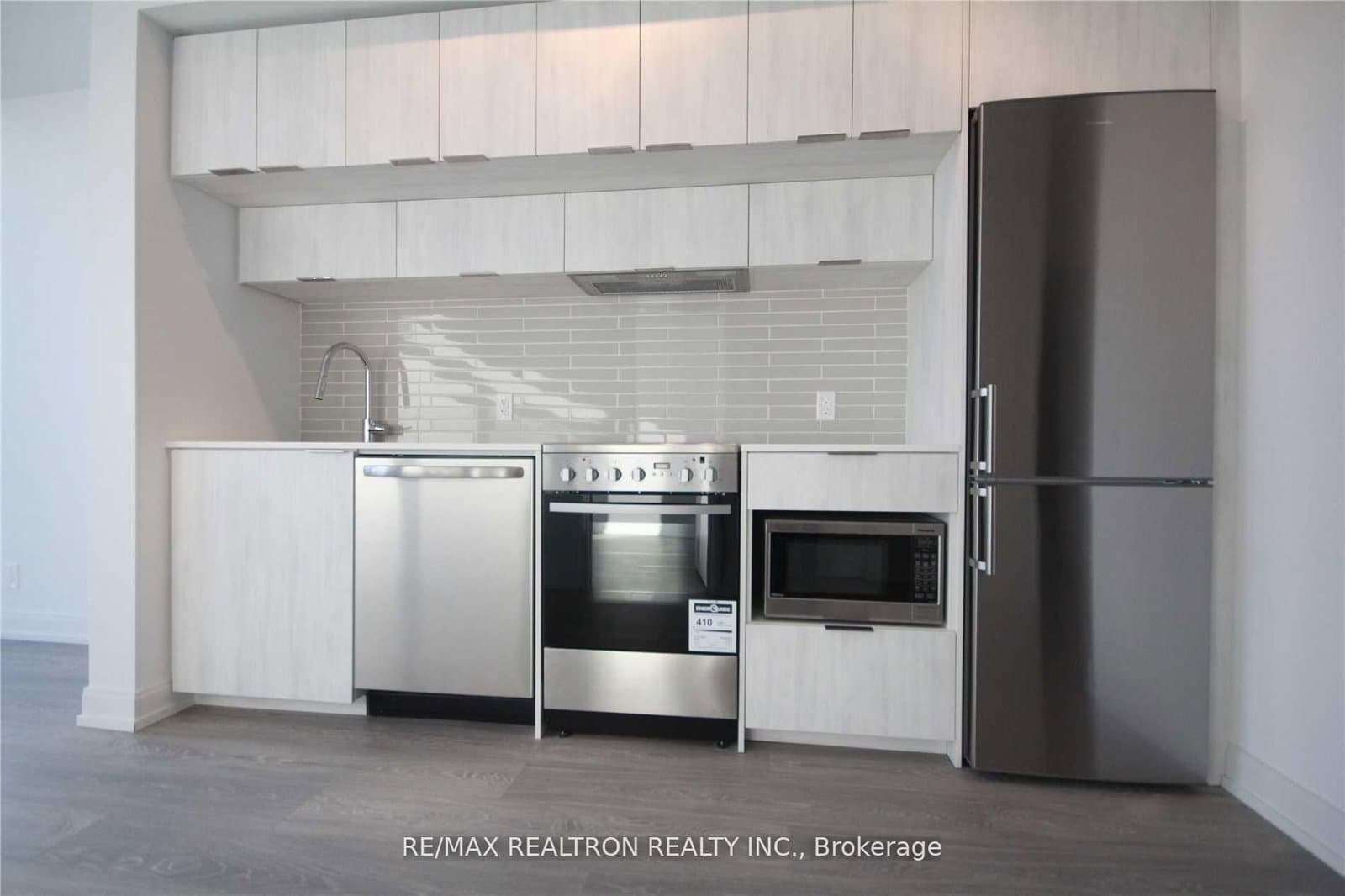 181 Dundas Street E, Unit 2507 thumbnail 4