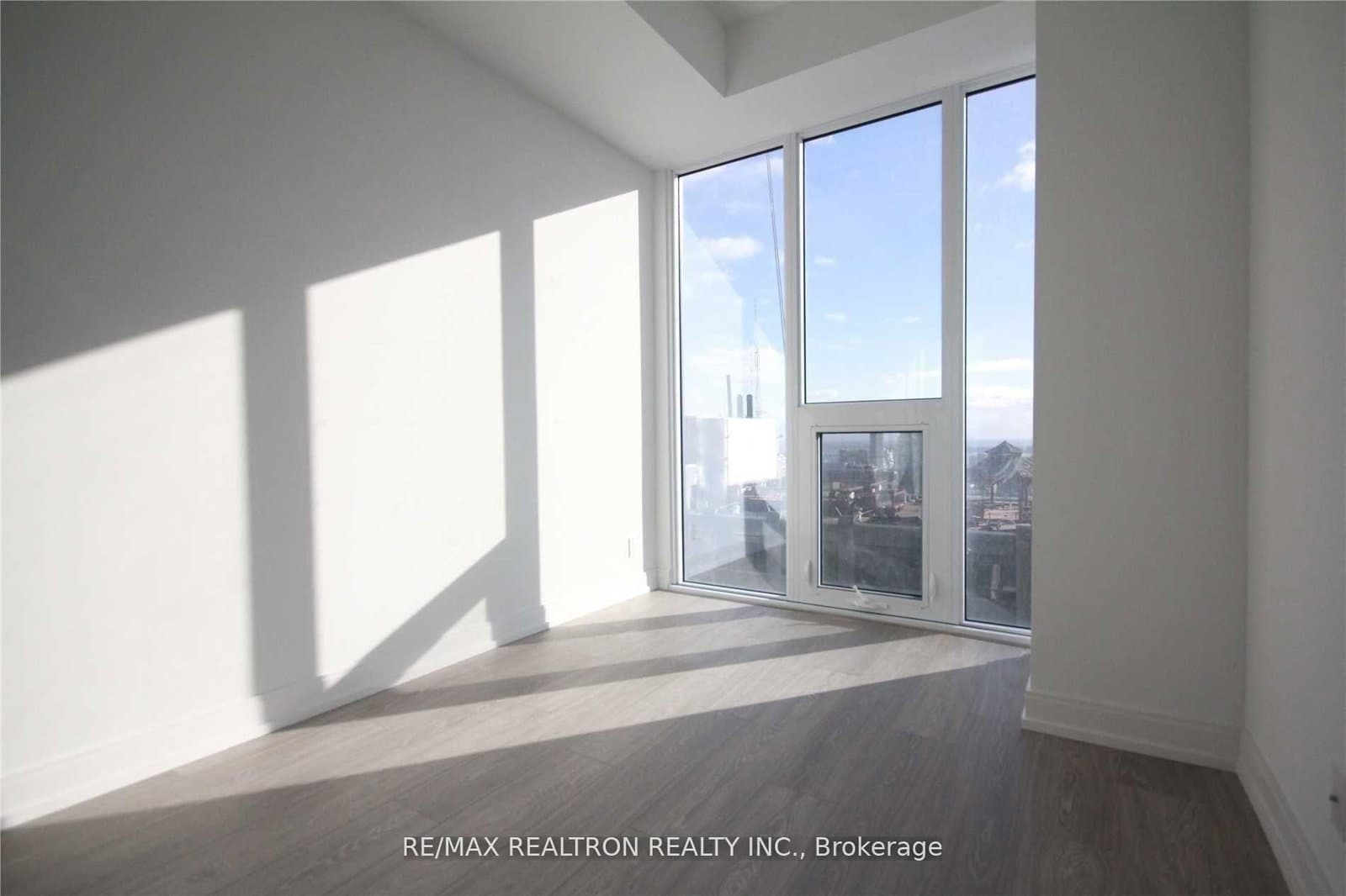 181 Dundas Street E, Unit 2507 thumbnail 7