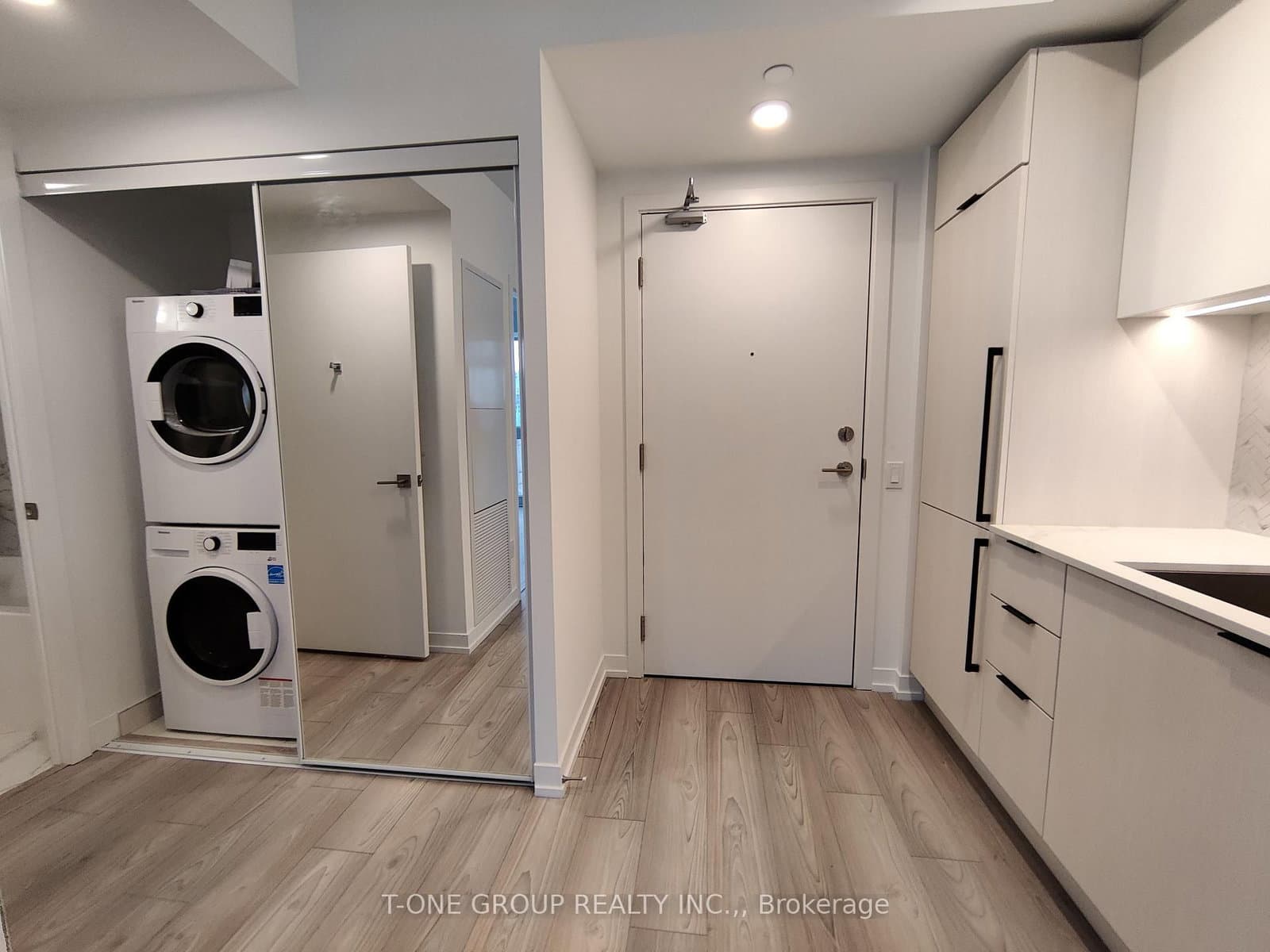 82 Dalhousie Street, Unit 1805 thumbnail 7