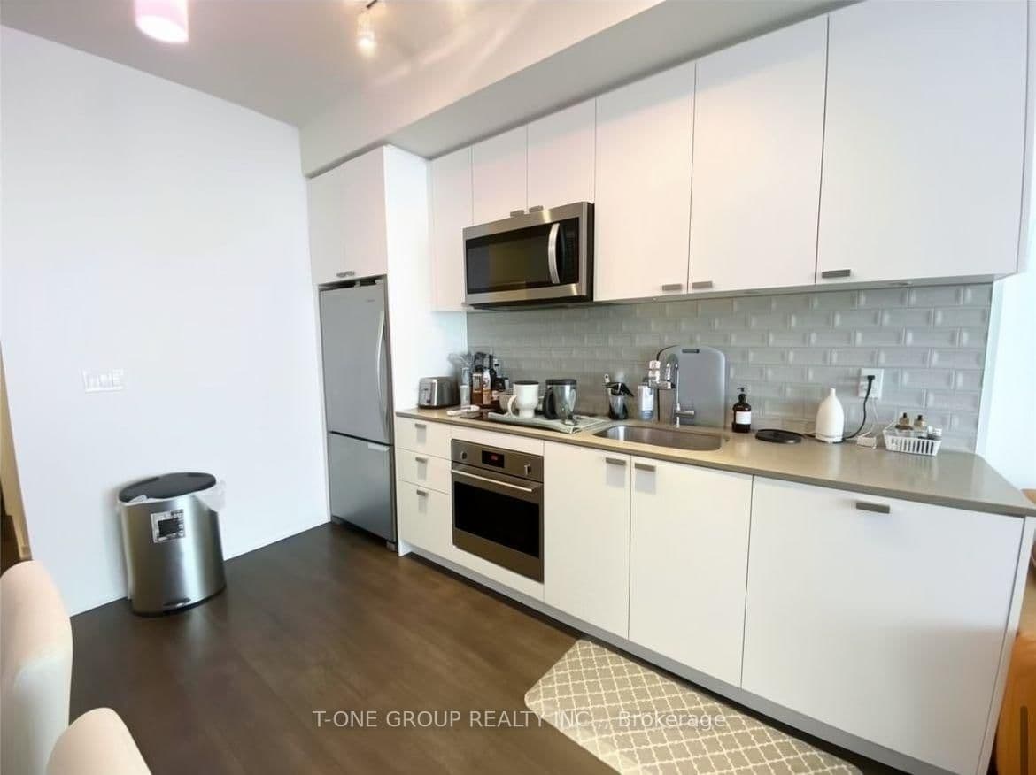 56 Forest Manor Road, Unit 3206 thumbnail 2