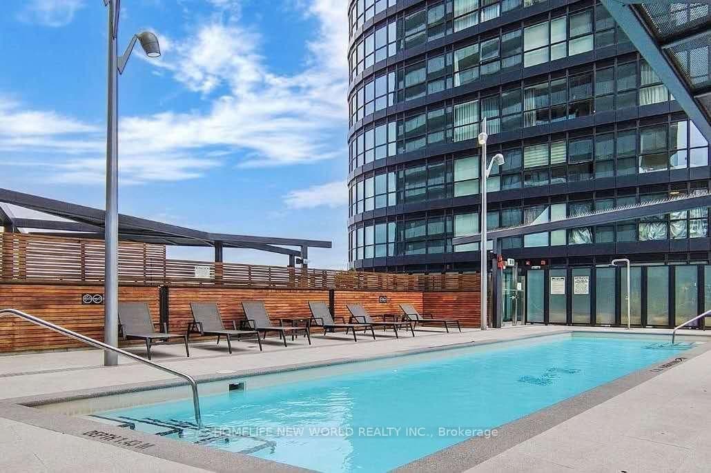 585 BLOOR Street E, Unit 2220 thumbnail 6