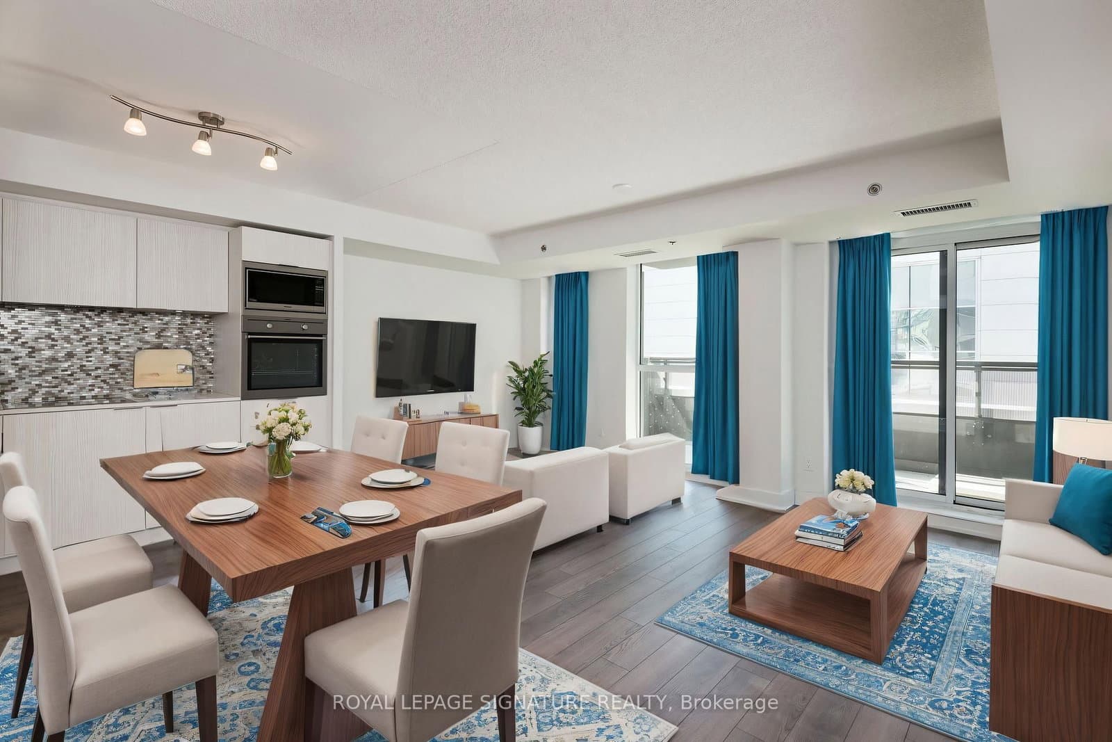 318 Richmond Street W, Unit 410 - Image 1