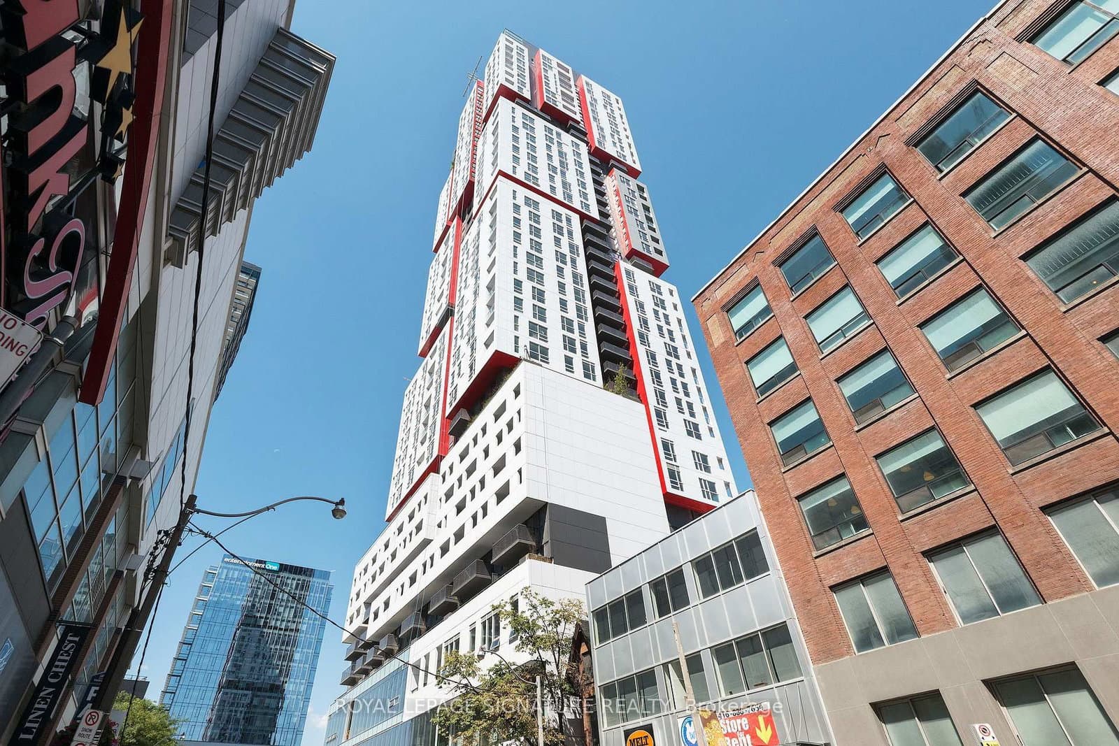 318 Richmond Street W, Unit 410 thumbnail 14