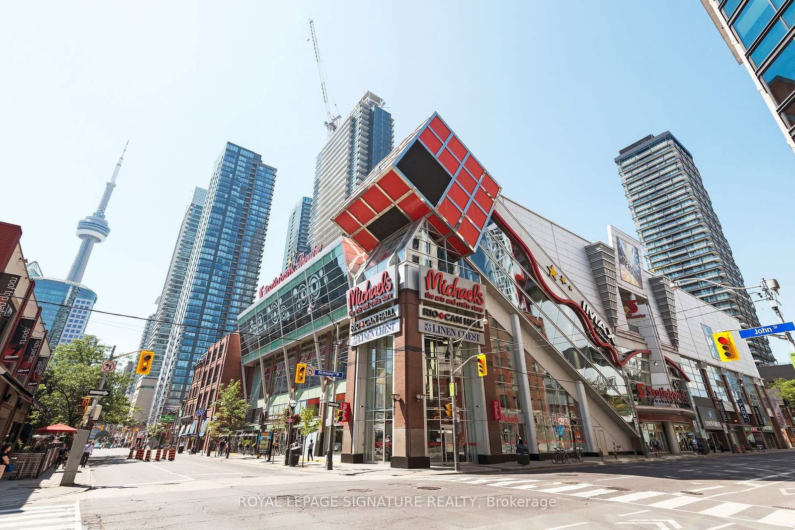 318 Richmond Street W, Unit 410 thumbnail 15