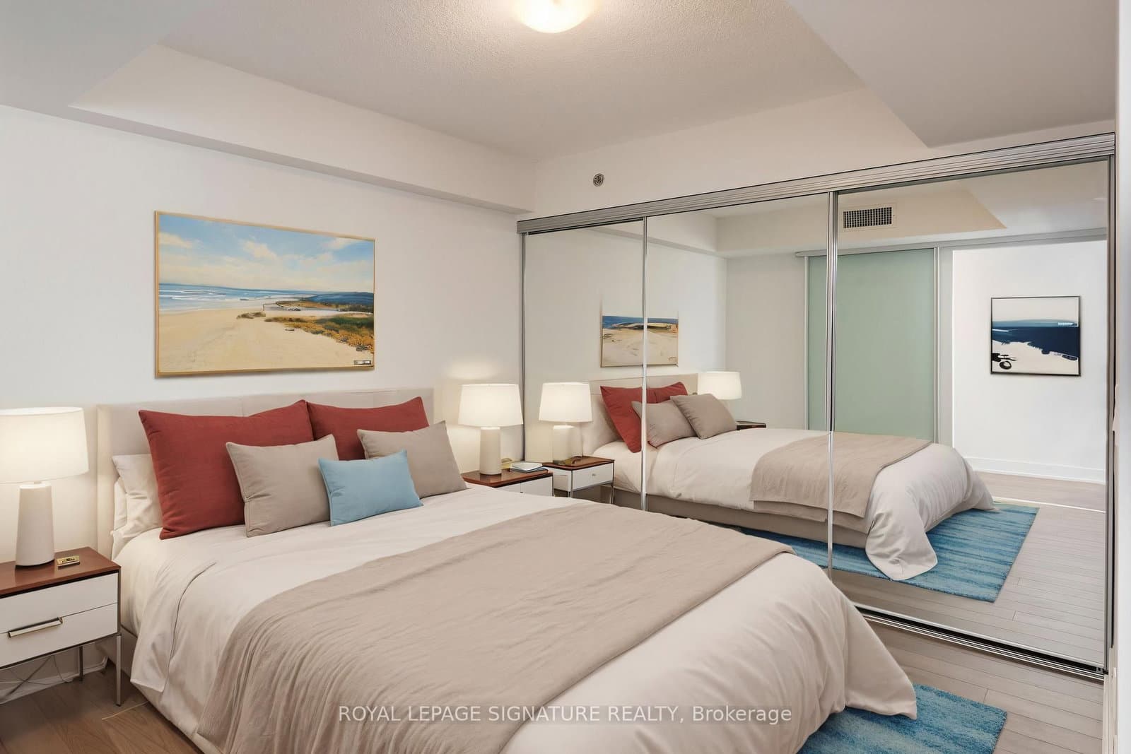318 Richmond Street W, Unit 410 thumbnail 2