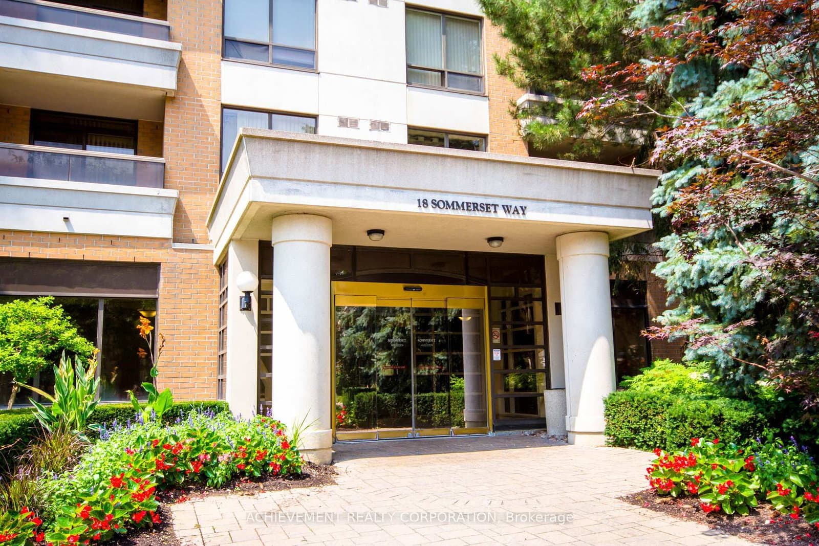 18 Sommerset Way, Unit 1016 thumbnail 2