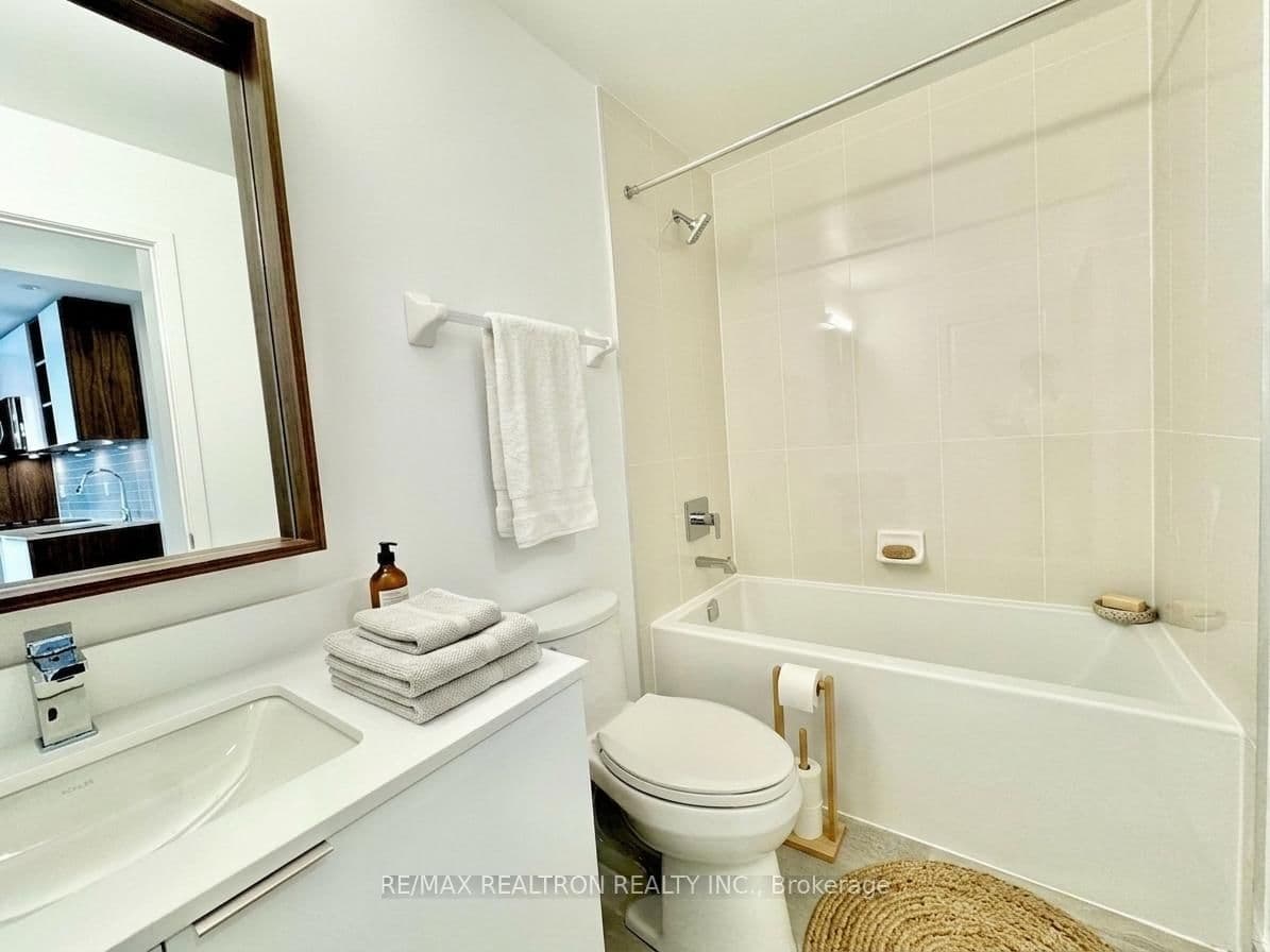 543 Richmond Street W, Unit 1427 thumbnail 13
