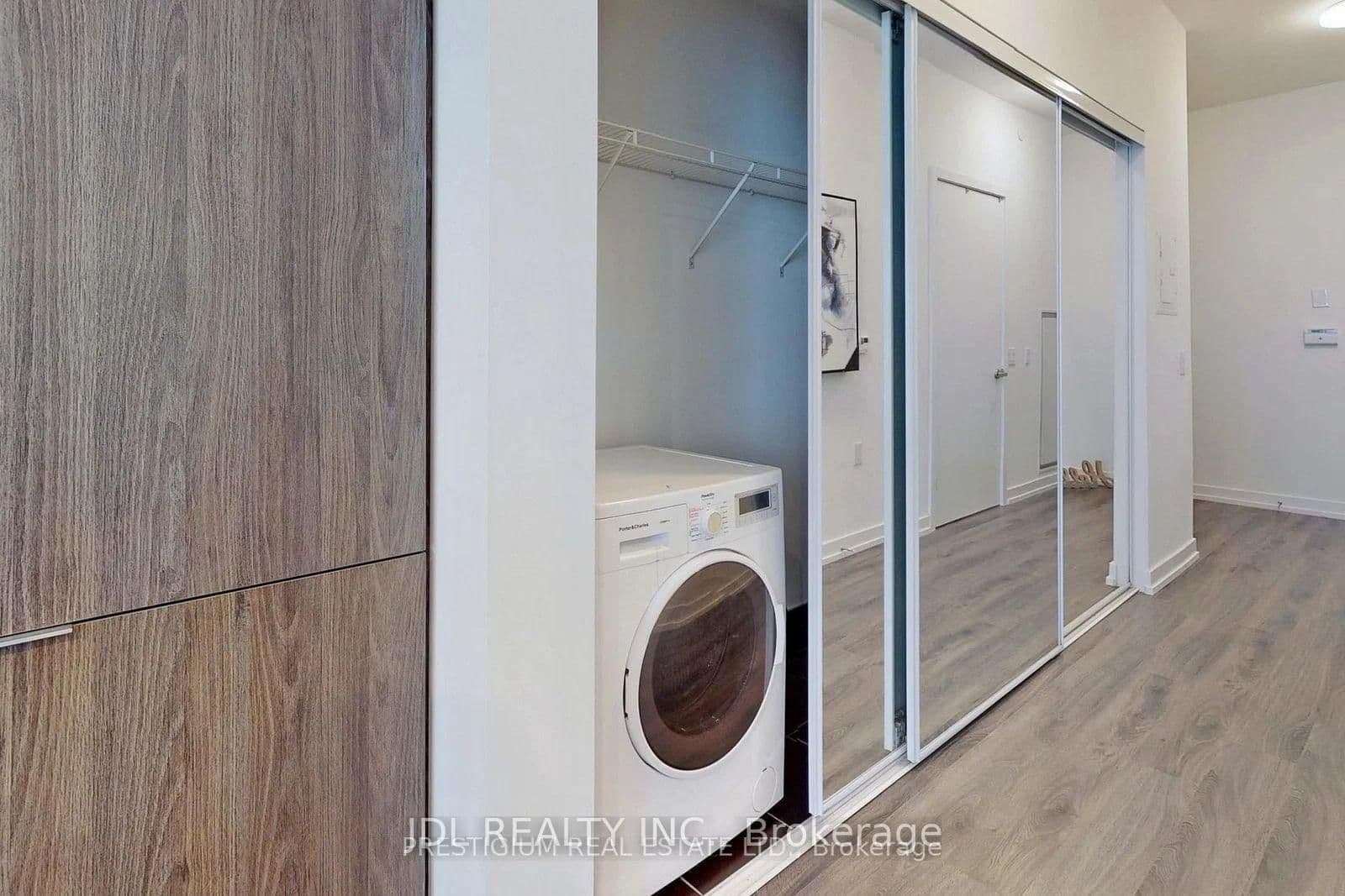 77 Shuter Street, Unit 207 thumbnail 12