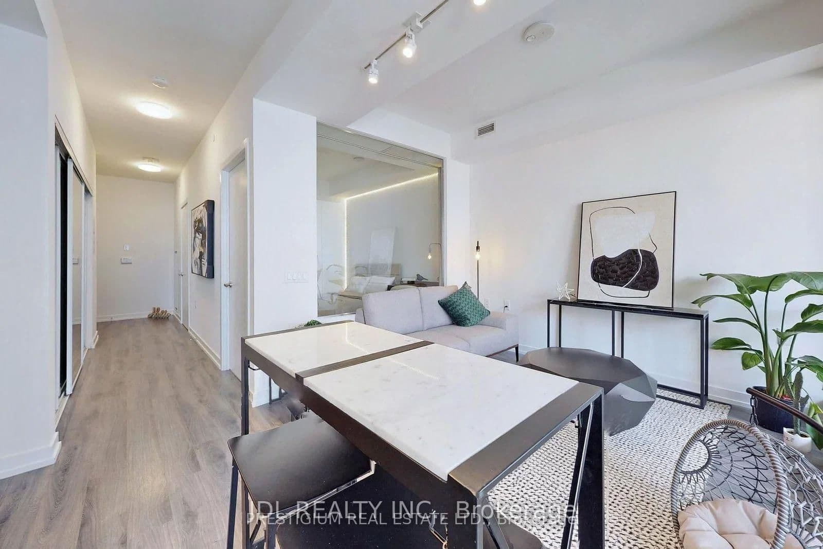 77 Shuter Street, Unit 207 thumbnail 4