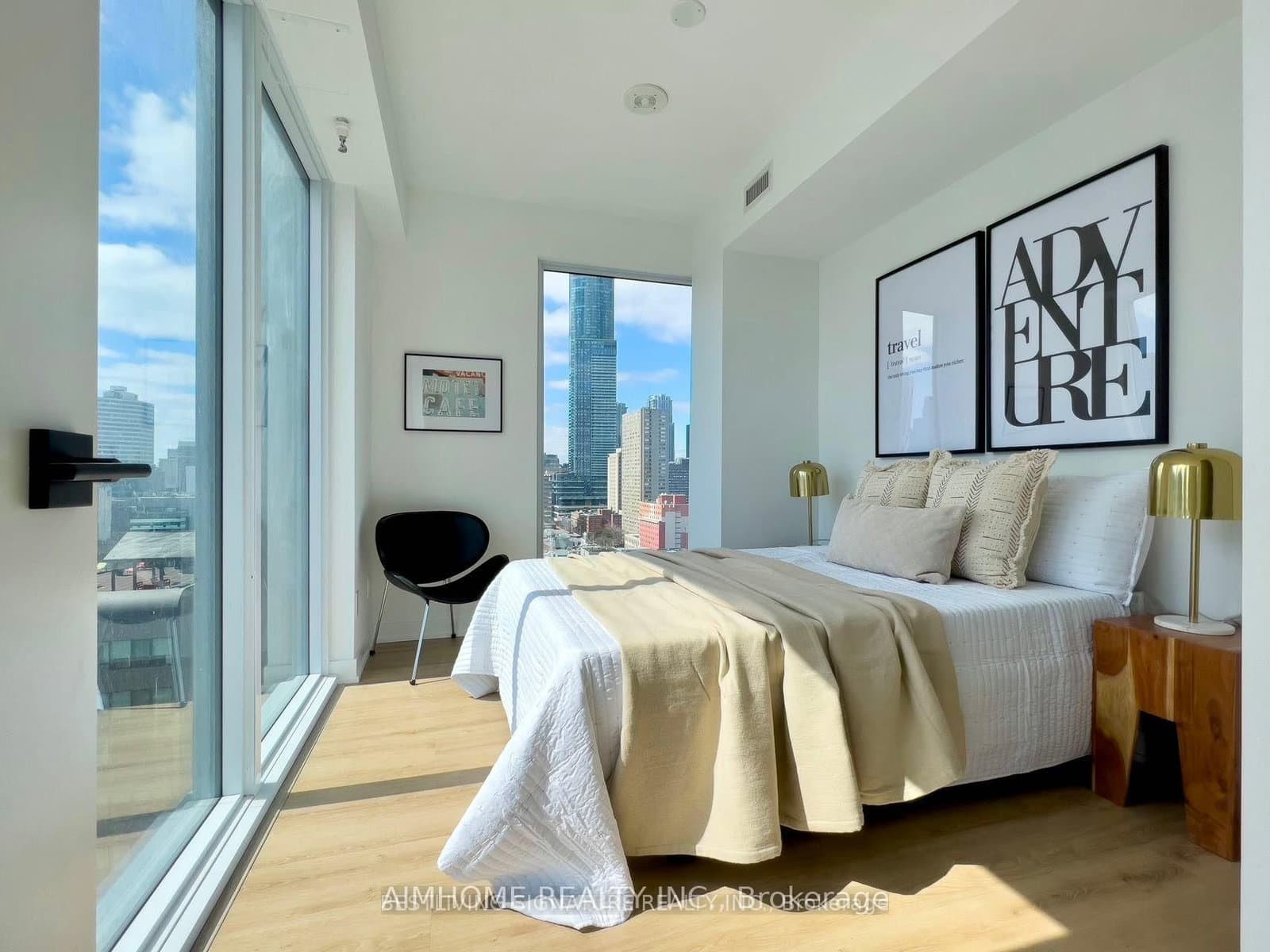 319 Jarvis Street, Unit 1802 thumbnail 8