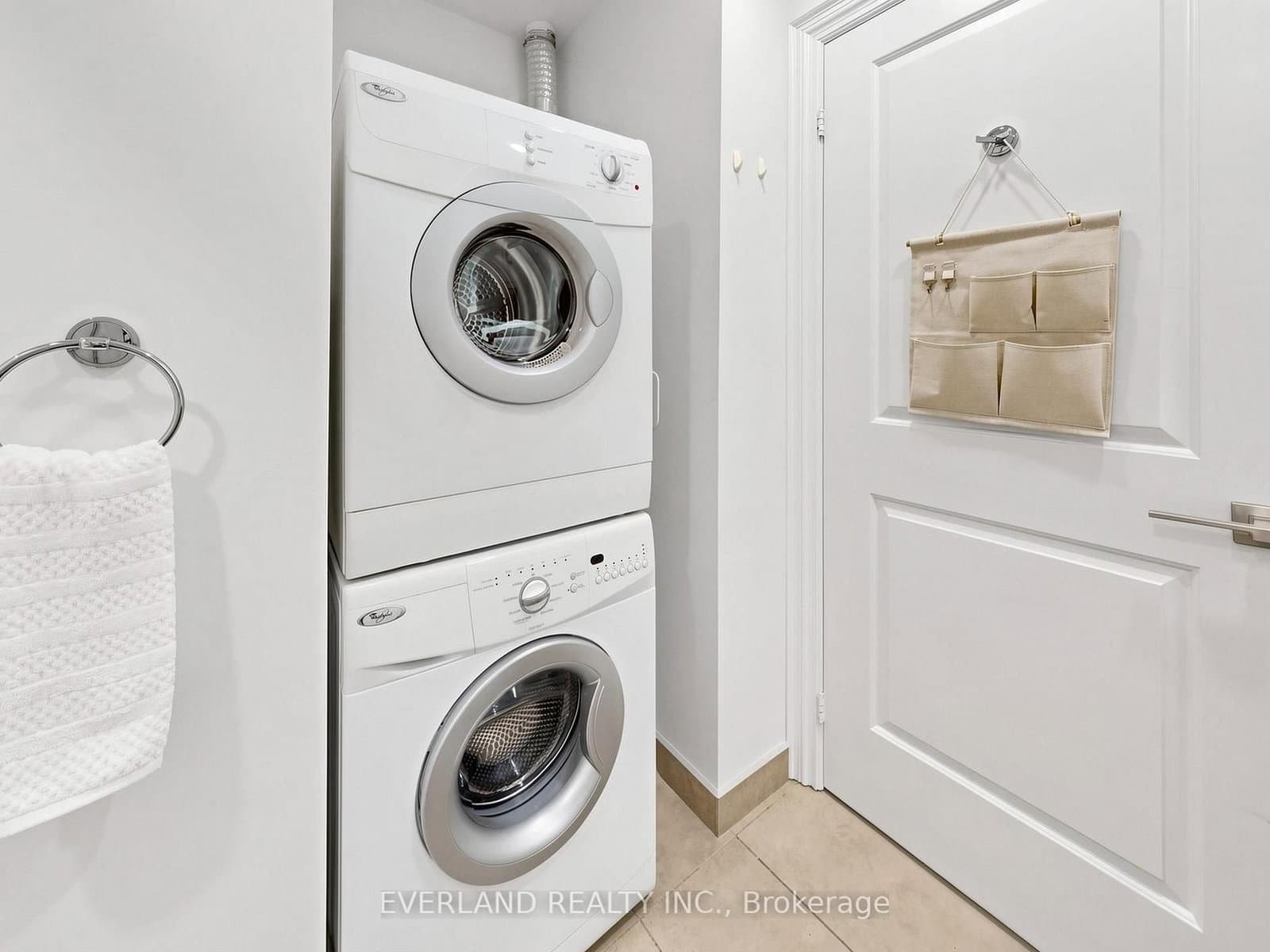 88 Sheppard Avenue E, Unit 2307 thumbnail 11
