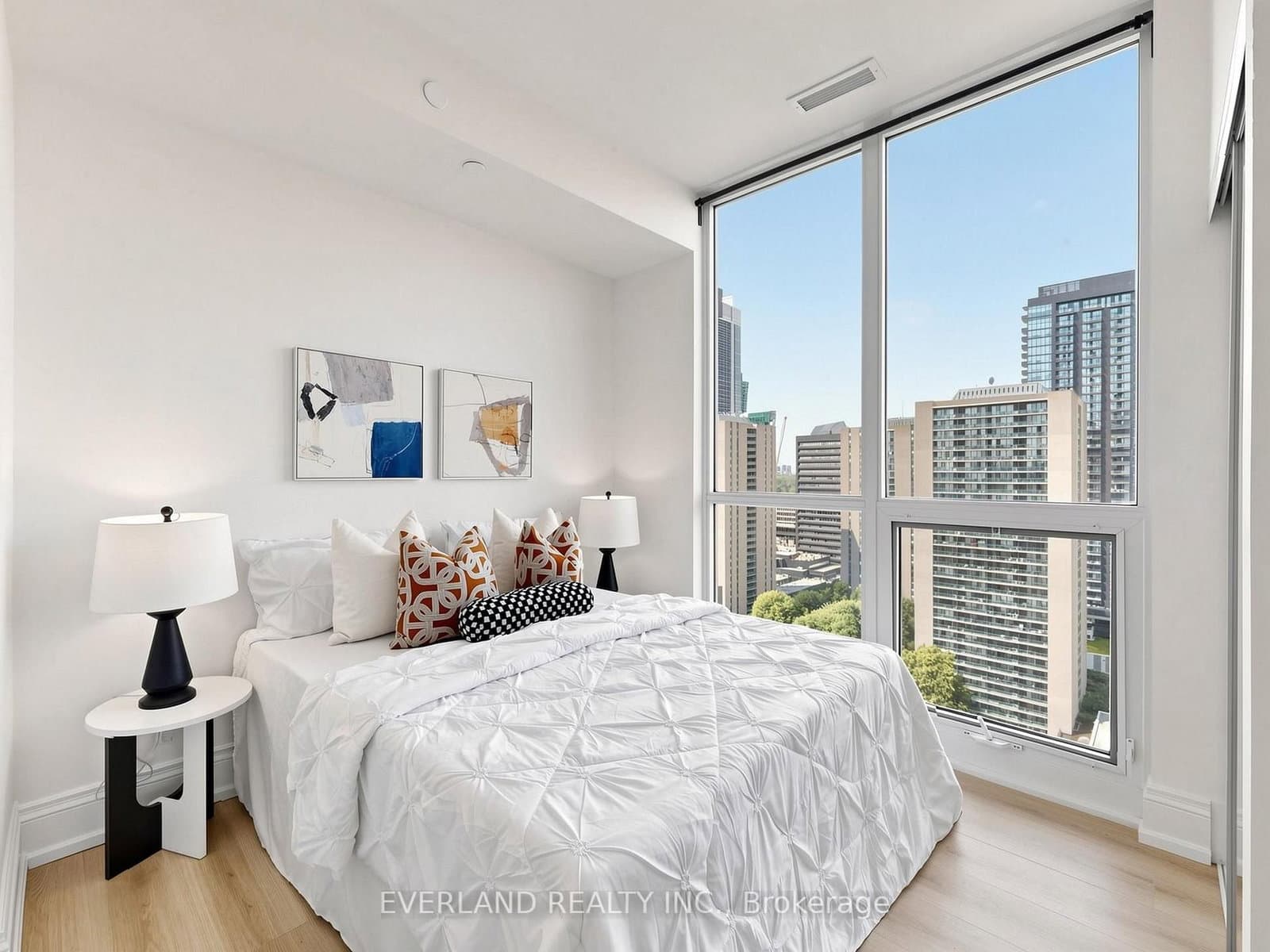 88 Sheppard Avenue E, Unit 2307 thumbnail 9
