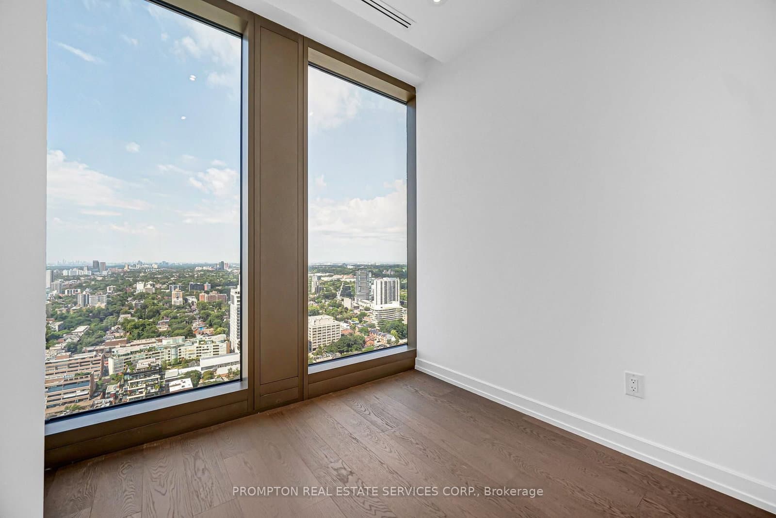 1315 Bay st Street, Unit 3302 thumbnail 12