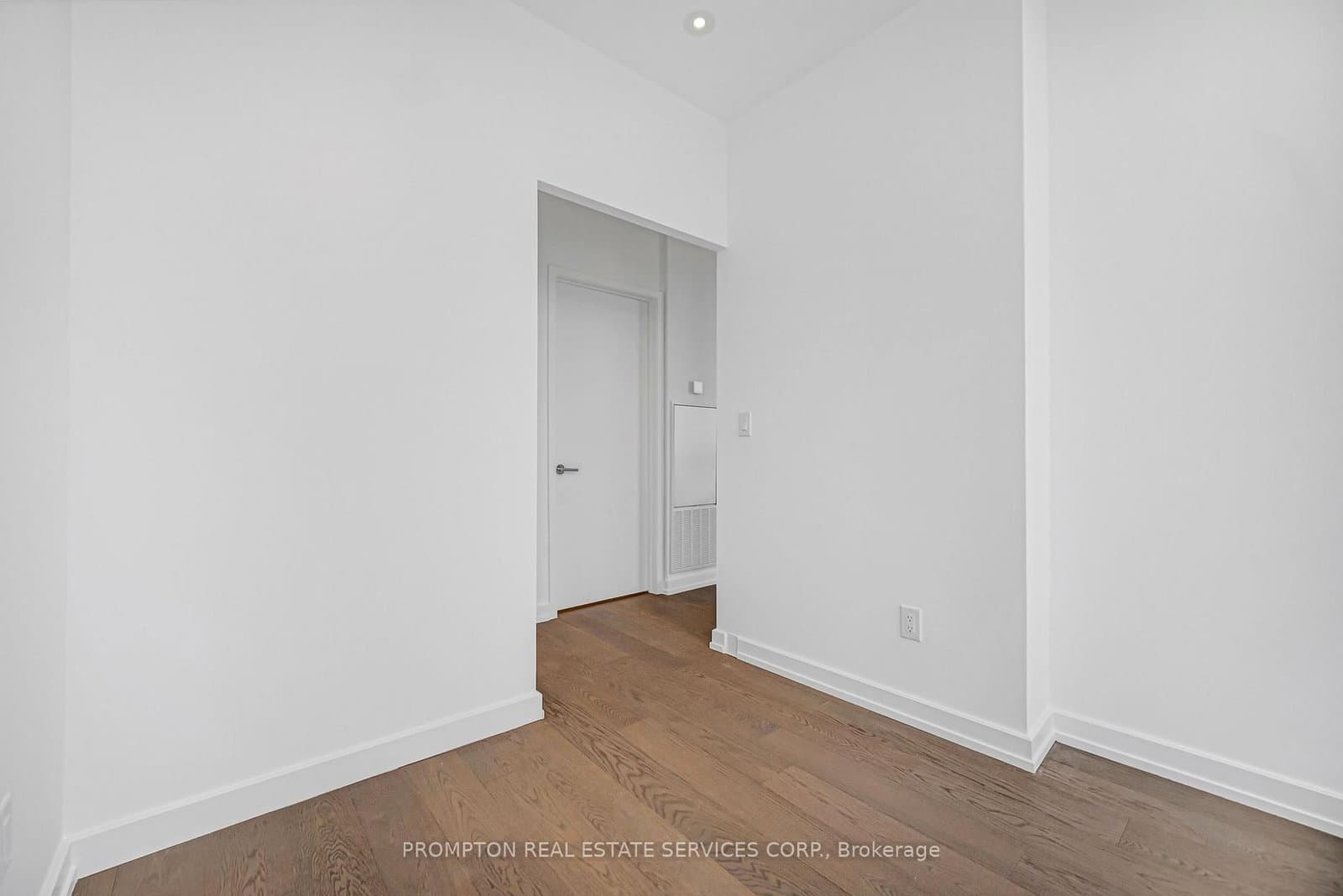 1315 Bay st Street, Unit 3302 thumbnail 14