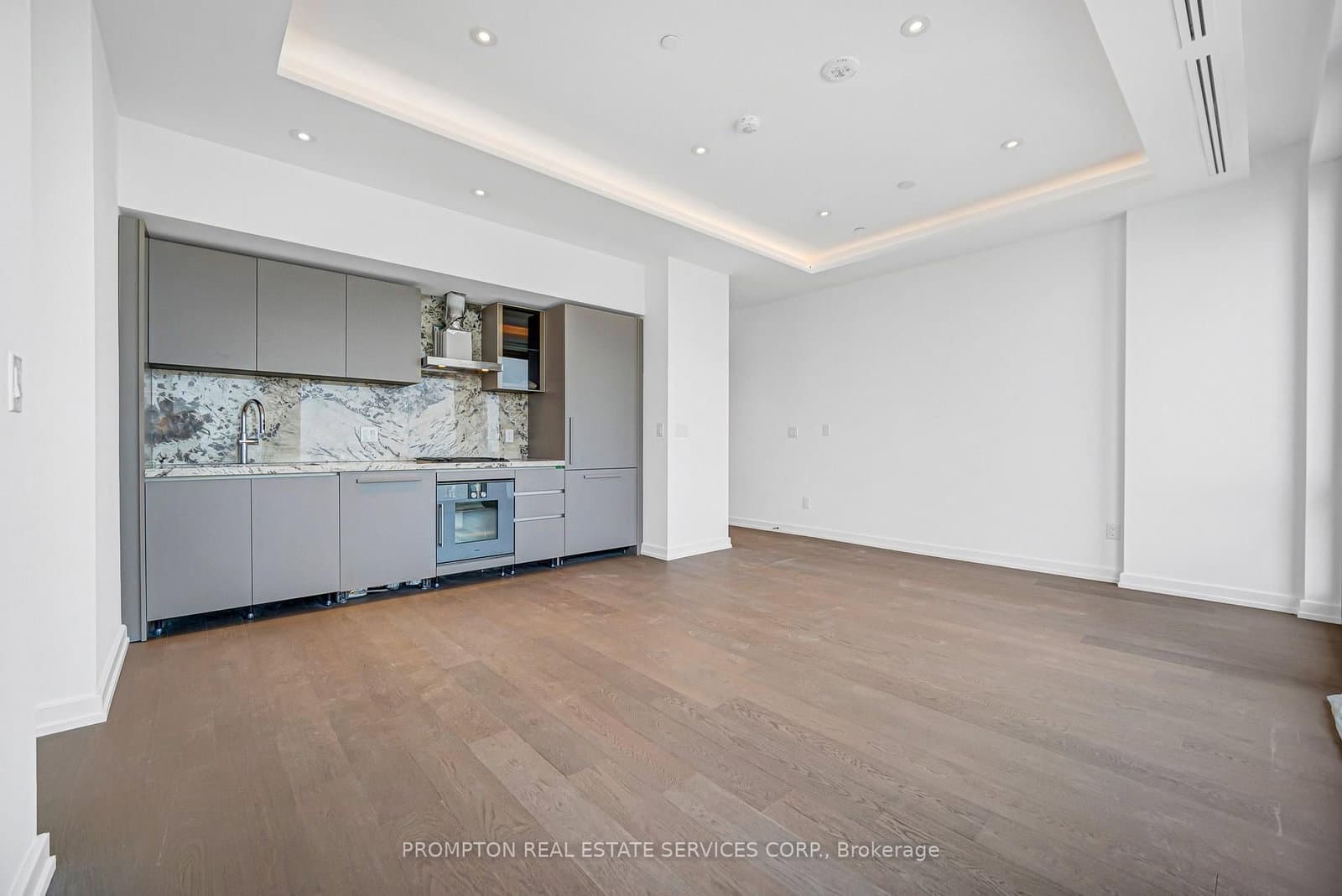 1315 Bay st Street, Unit 3302 thumbnail 2