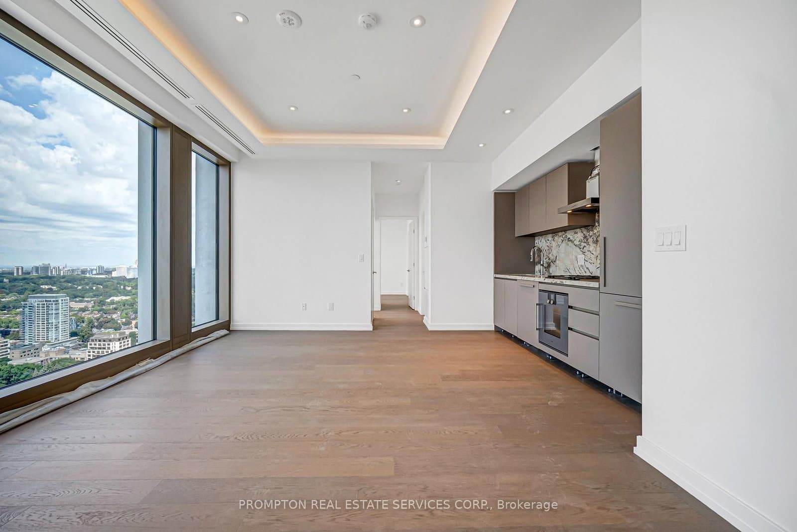 1315 Bay st Street, Unit 3302 thumbnail 3