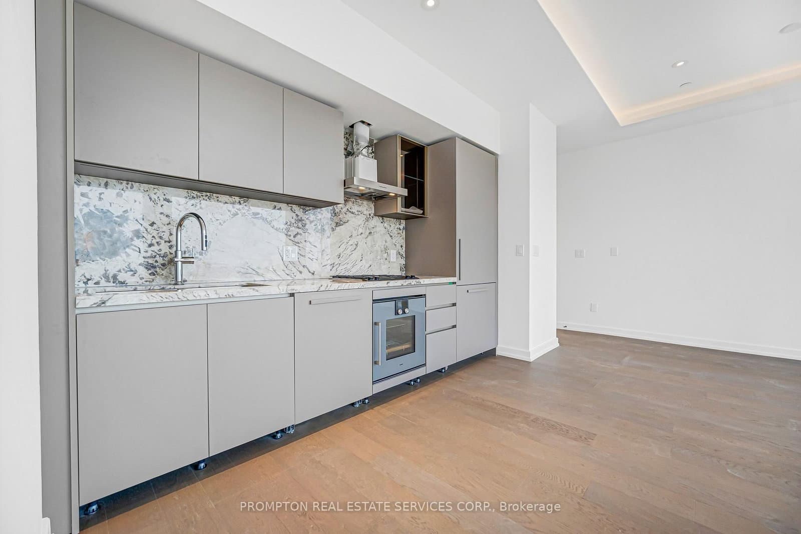 1315 Bay st Street, Unit 3302 thumbnail 4
