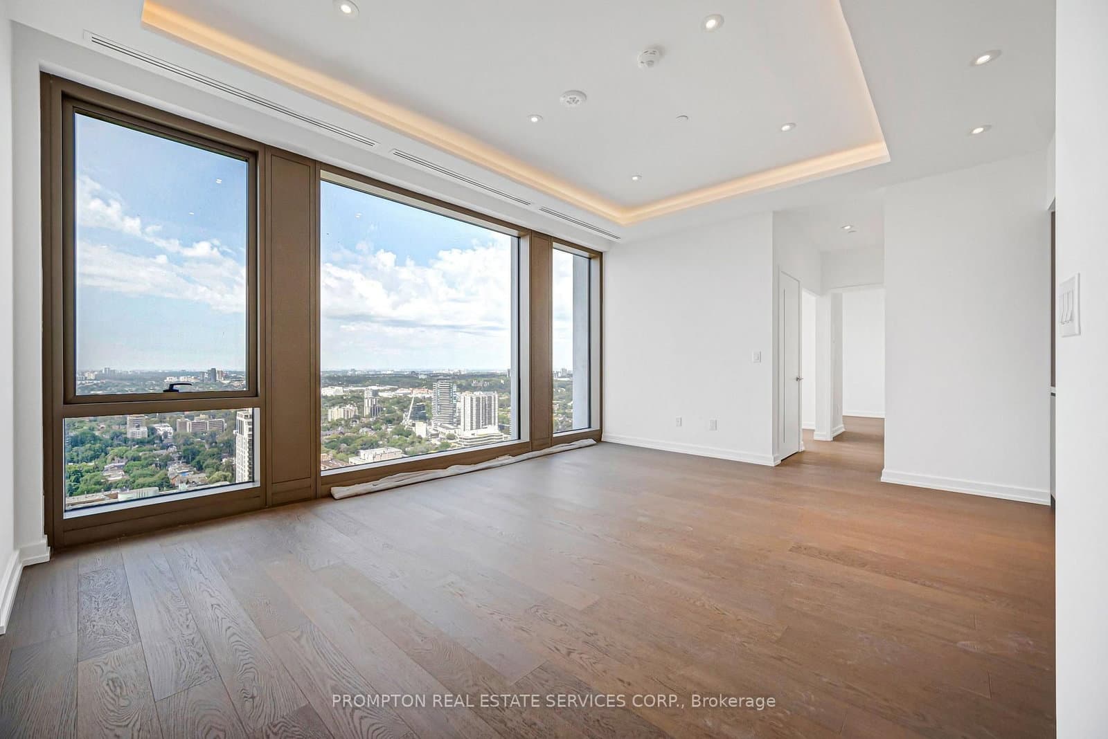 1315 Bay st Street, Unit 3302 thumbnail 5