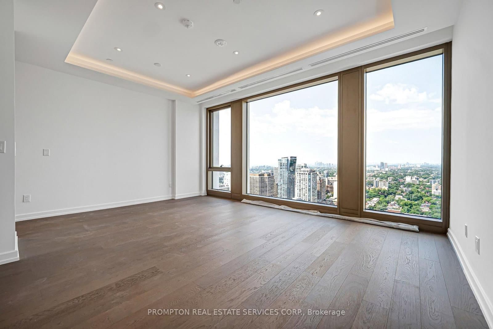 1315 Bay st Street, Unit 3302 thumbnail 6