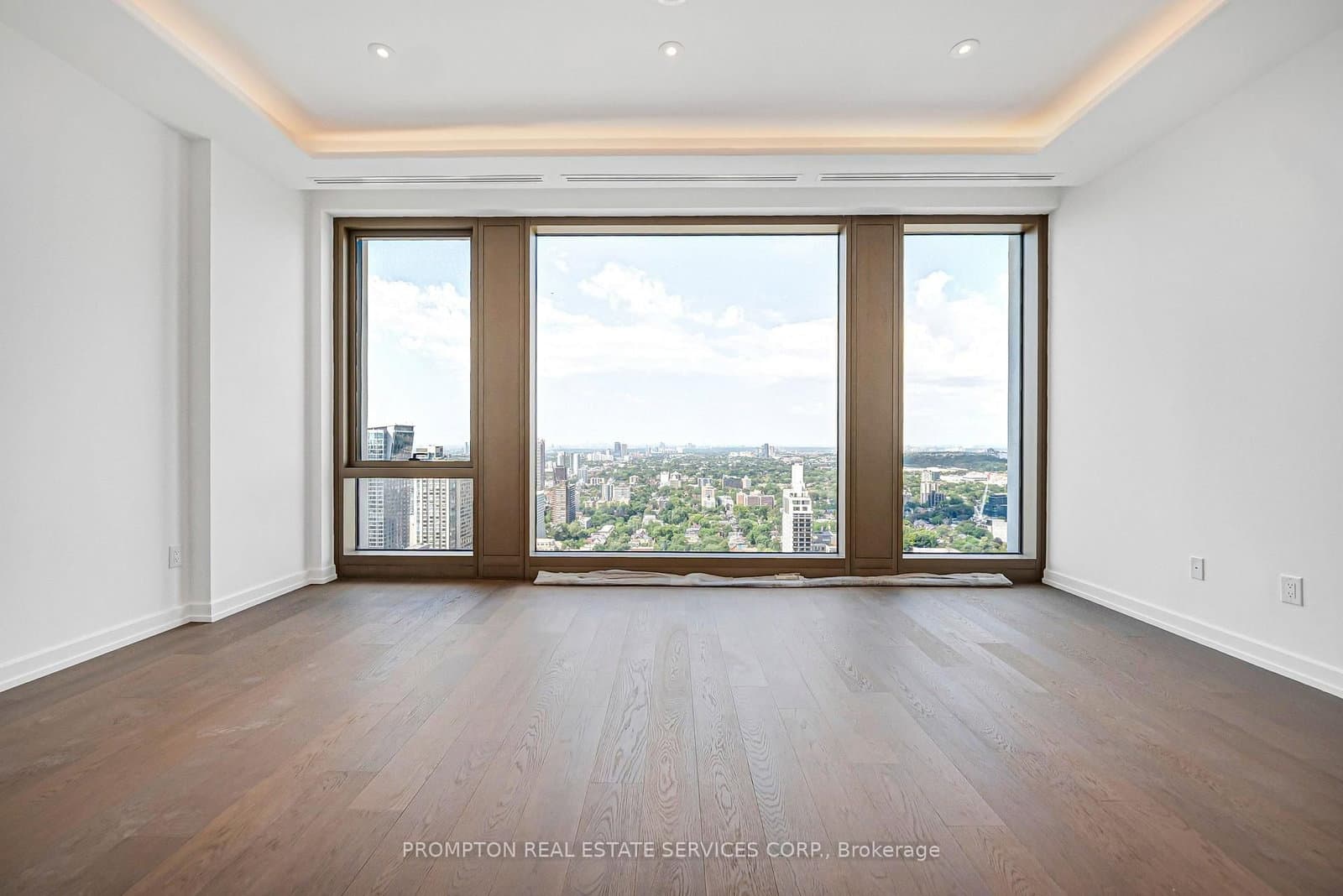 1315 Bay st Street, Unit 3302 thumbnail 7