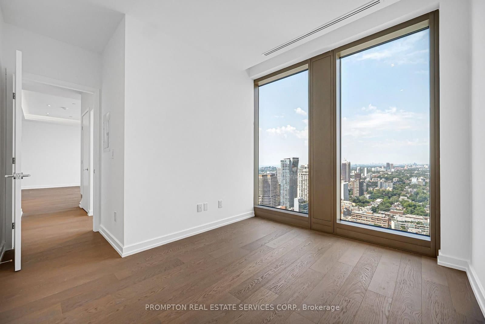 1315 Bay st Street, Unit 3302 thumbnail 8