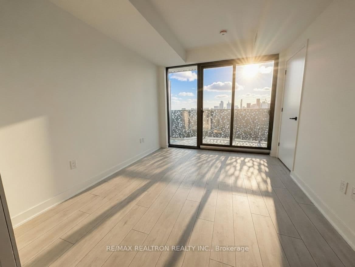 55 Charles Street E, Unit 1905 thumbnail 3