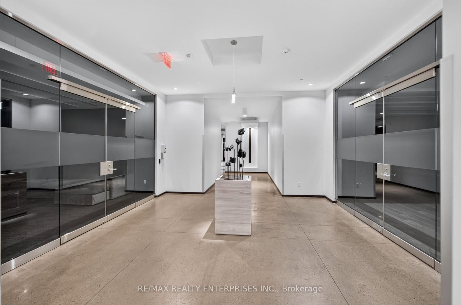1030 King Street W, Unit 942 thumbnail 40