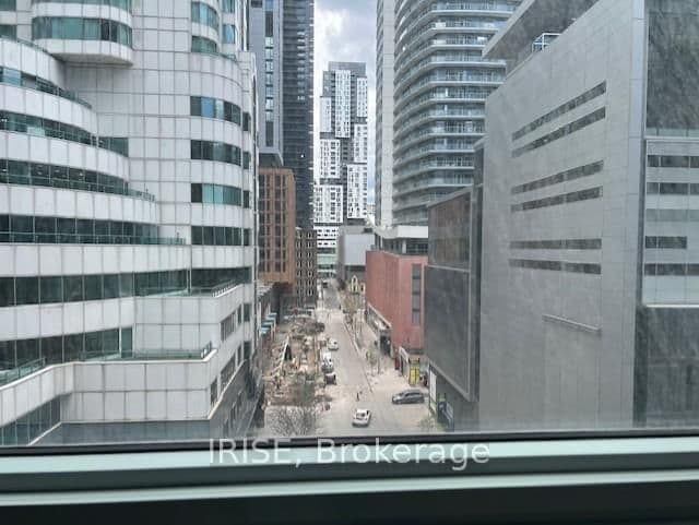 327 King Street W, Unit 606 thumbnail 10