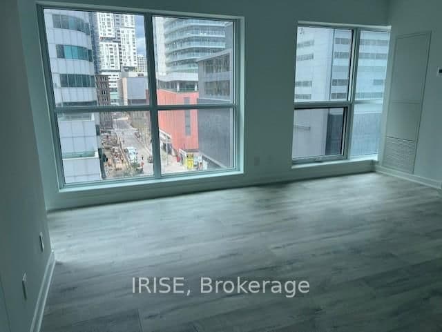 327 King Street W, Unit 606 thumbnail 4