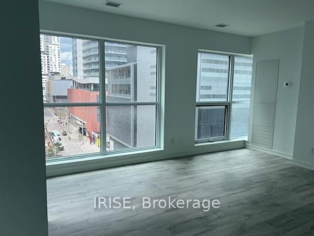 327 King Street W, Unit 606 thumbnail 5