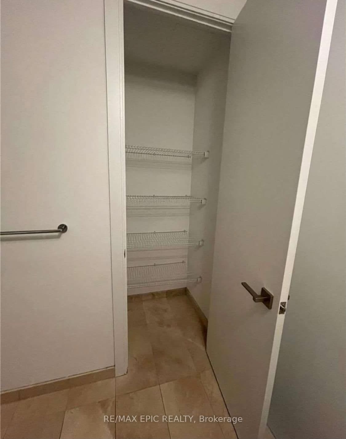 50 Charles Street E, Unit 4705 thumbnail 10