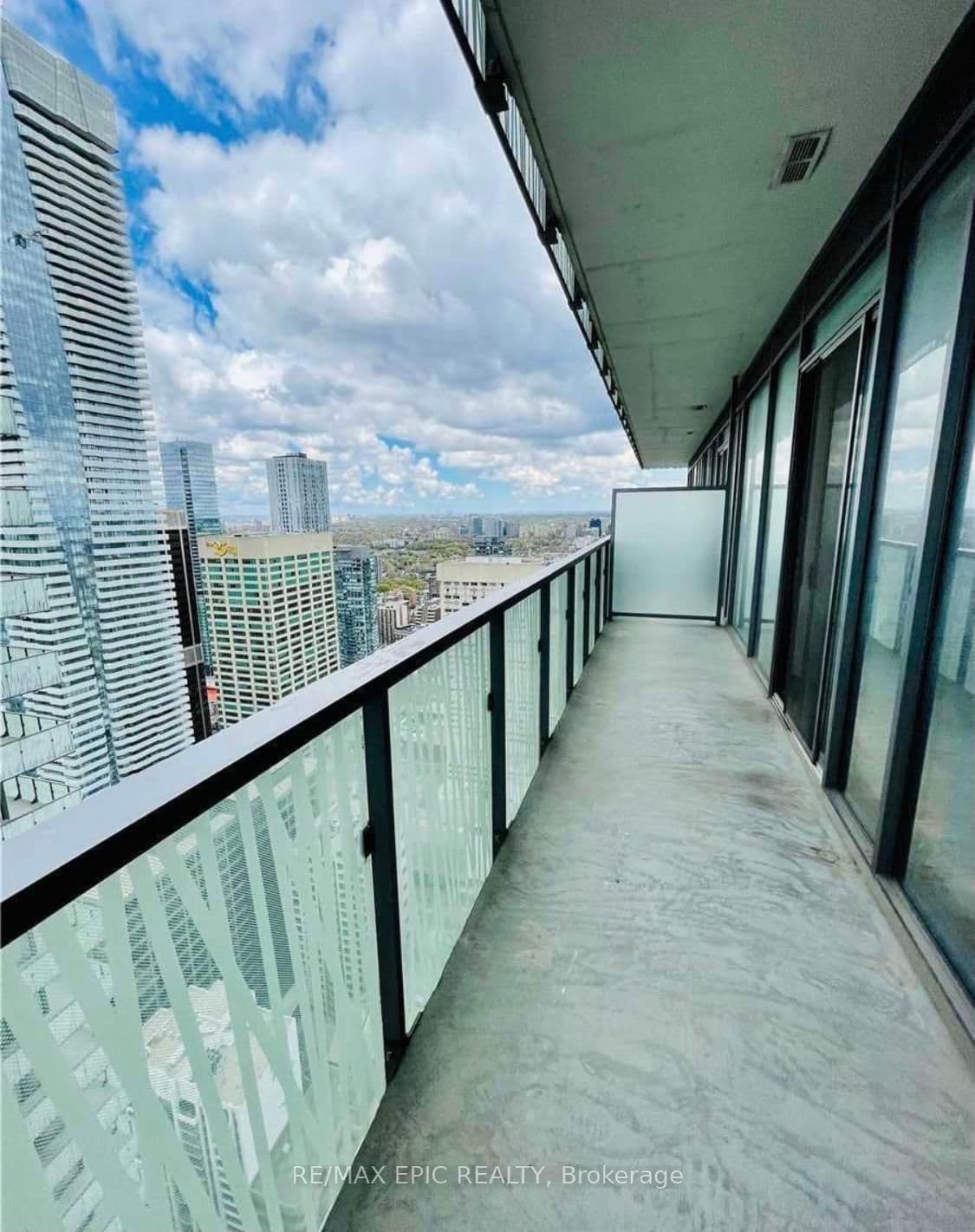 50 Charles Street E, Unit 4705 thumbnail 11