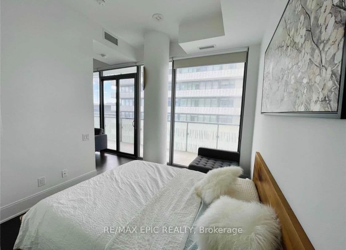 50 Charles Street E, Unit 4705 thumbnail 5