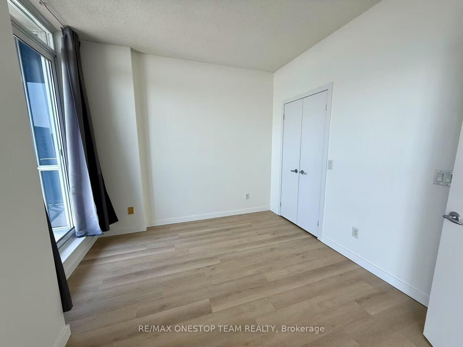 208 Queens Quay W, Unit 3506 thumbnail 10