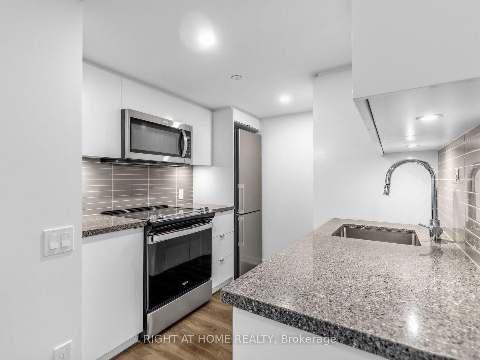 500 Wilson Avenue, Unit 423 thumbnail 7