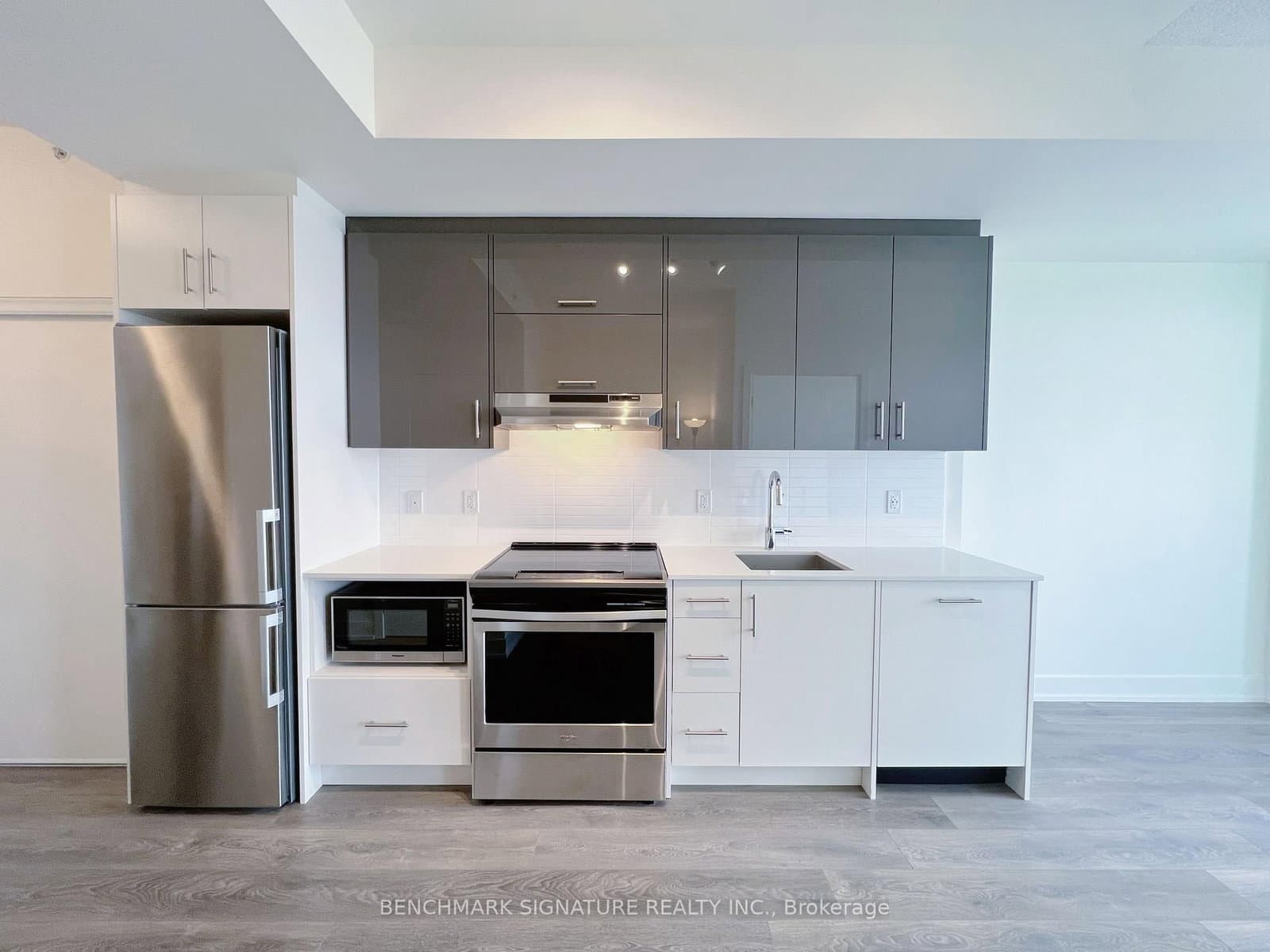180 Fairview Mall Drive, Unit 1805 thumbnail 2