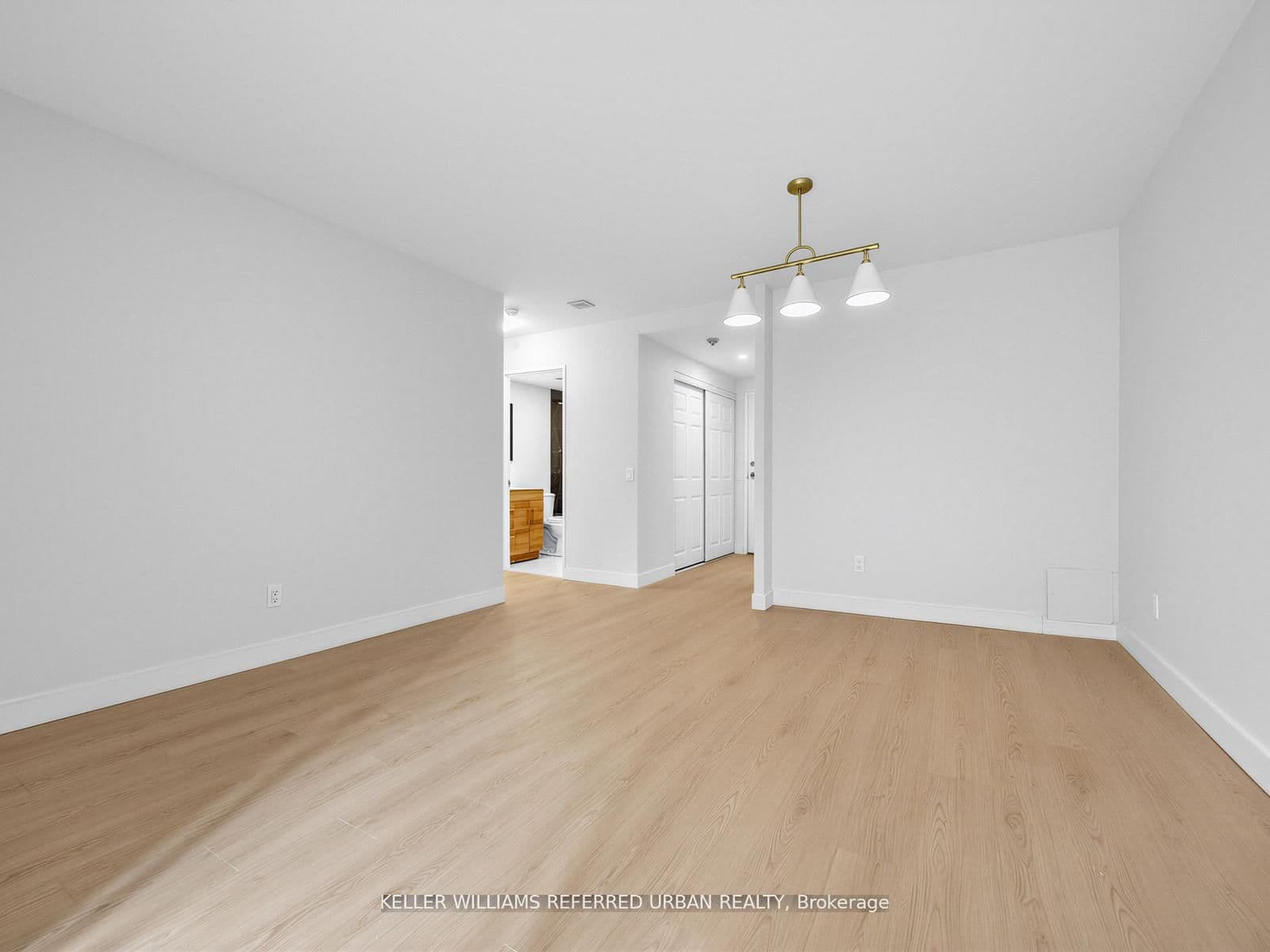 7 Bishop Avenue, Unit 217 thumbnail 9