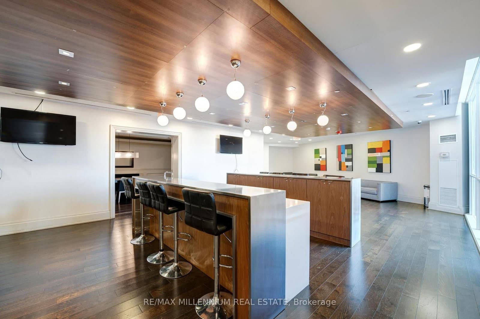 20 Bruyeres Mews, Unit 802 thumbnail 13