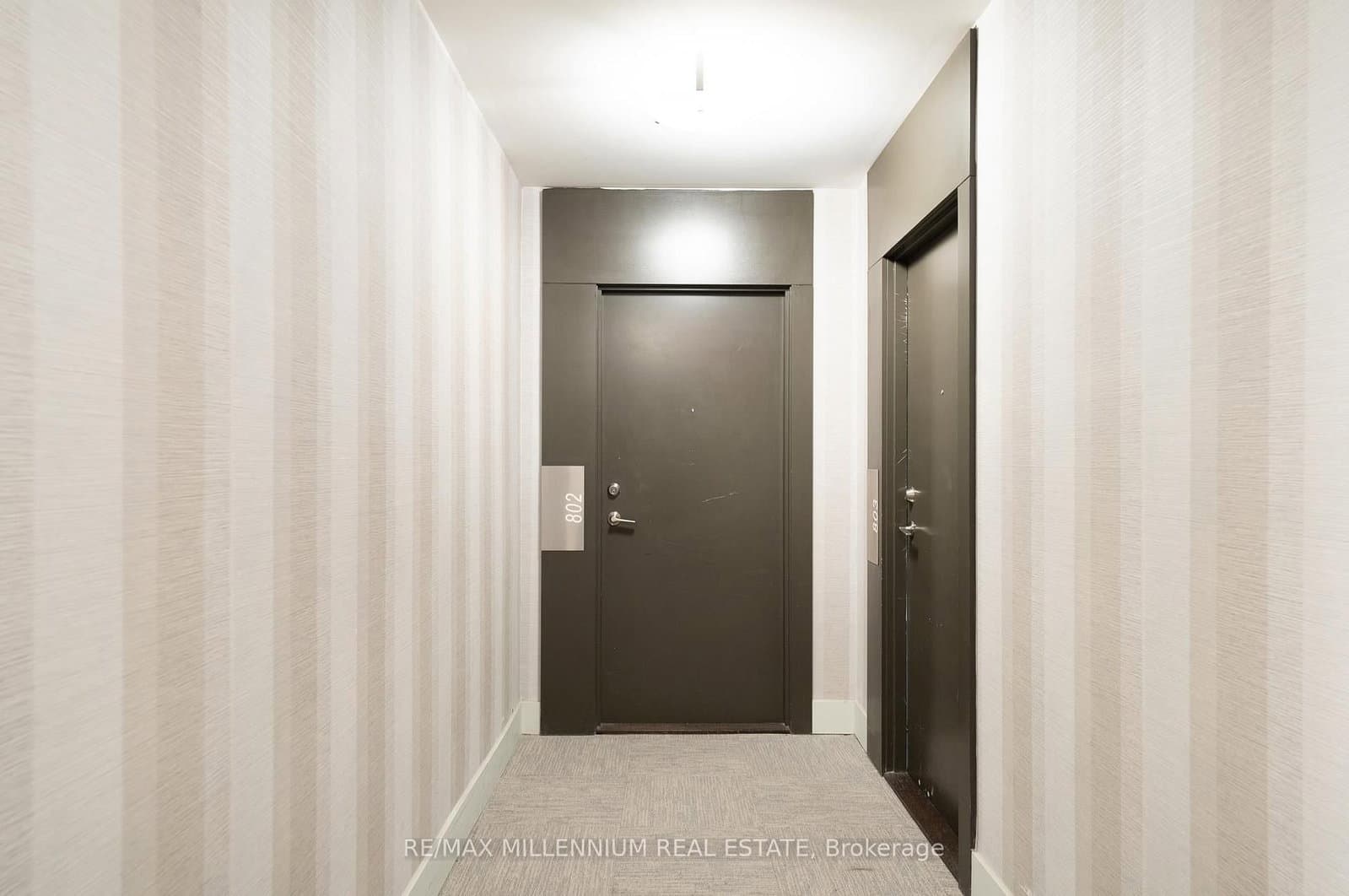 20 Bruyeres Mews, Unit 802 thumbnail 15
