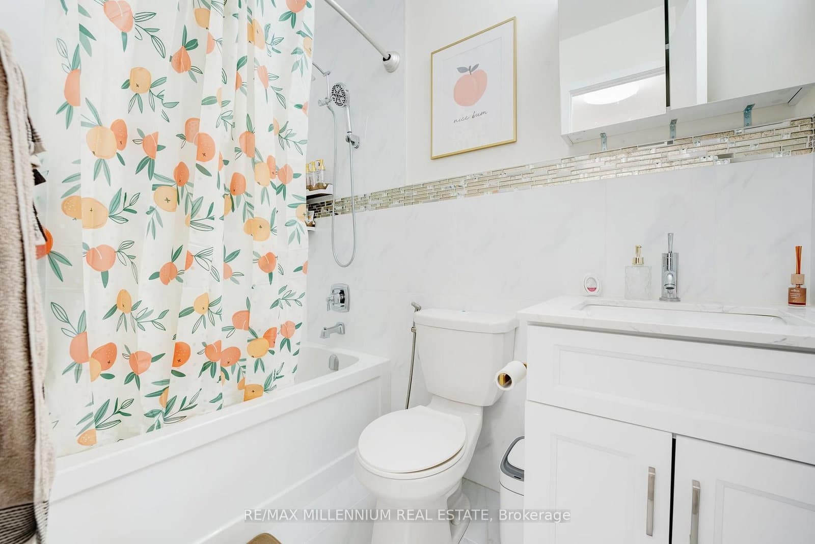 20 Bruyeres Mews, Unit 802 thumbnail 16