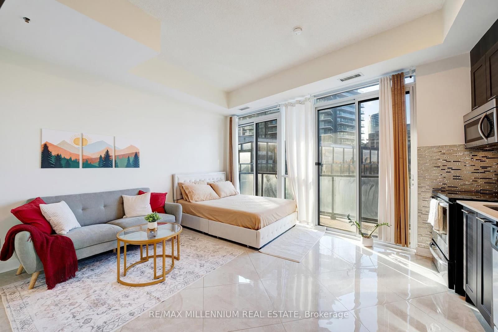 20 Bruyeres Mews, Unit 802 thumbnail 17