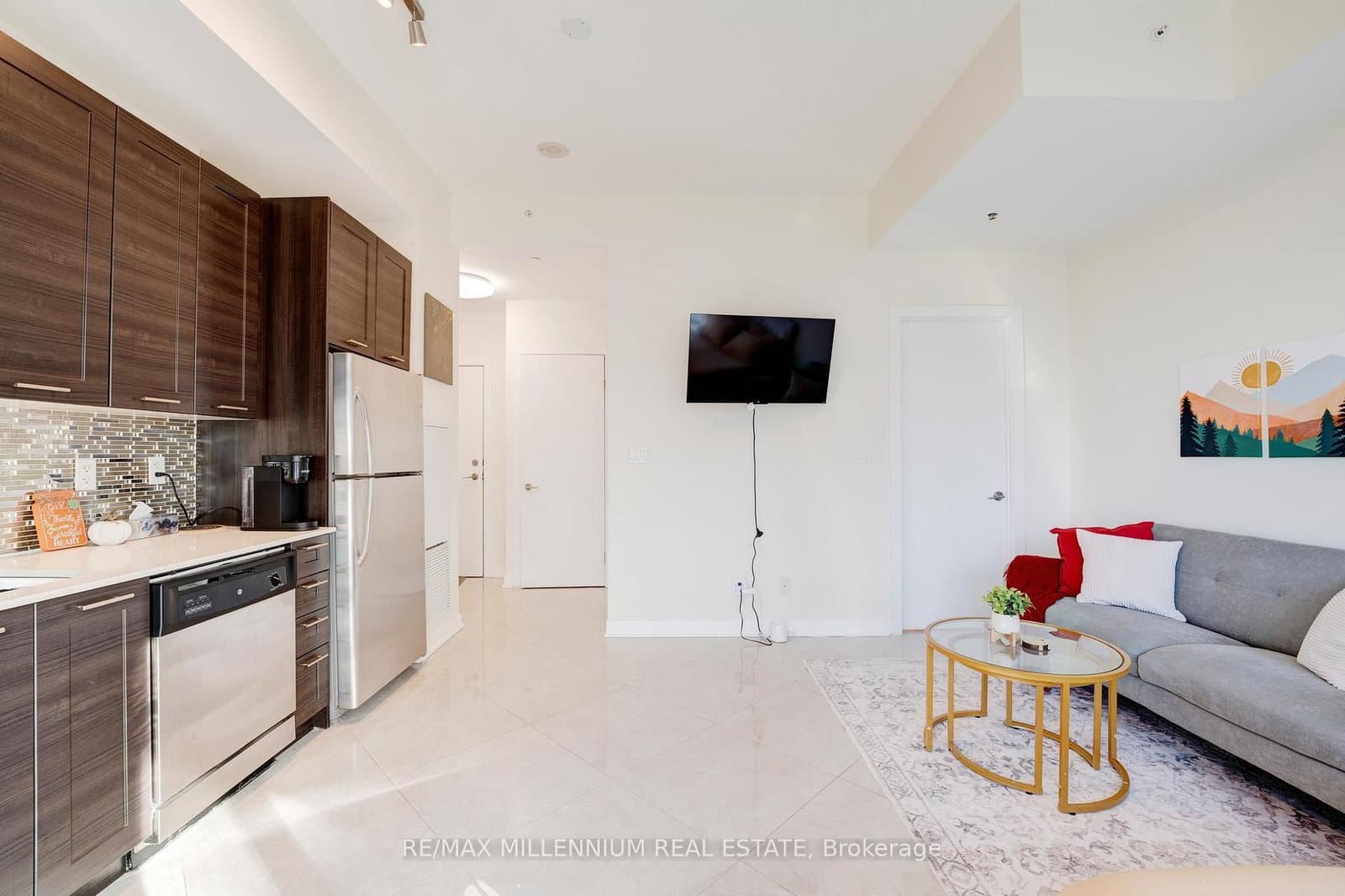 20 Bruyeres Mews, Unit 802 thumbnail 20