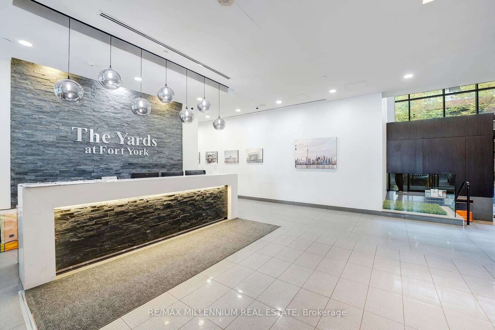 20 Bruyeres Mews, Unit 802 thumbnail 9