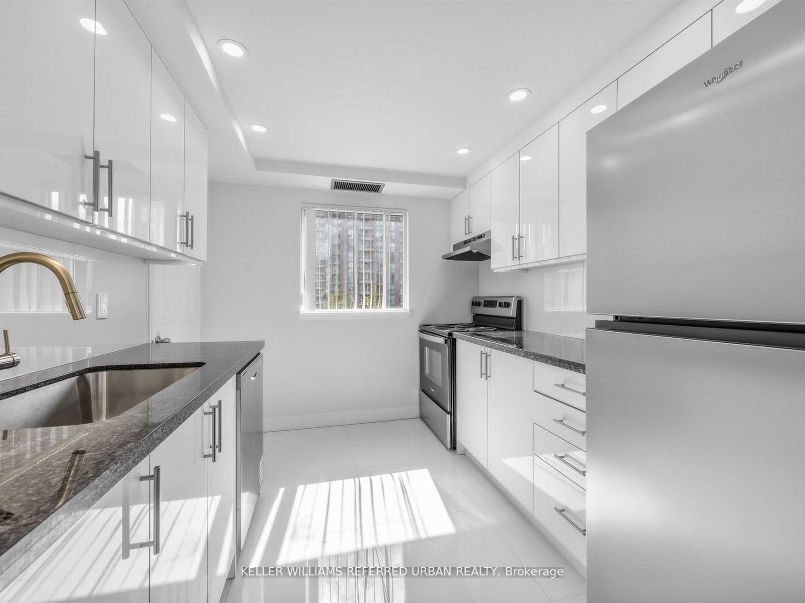 7 Bishop Avenue, Unit 501 thumbnail 12
