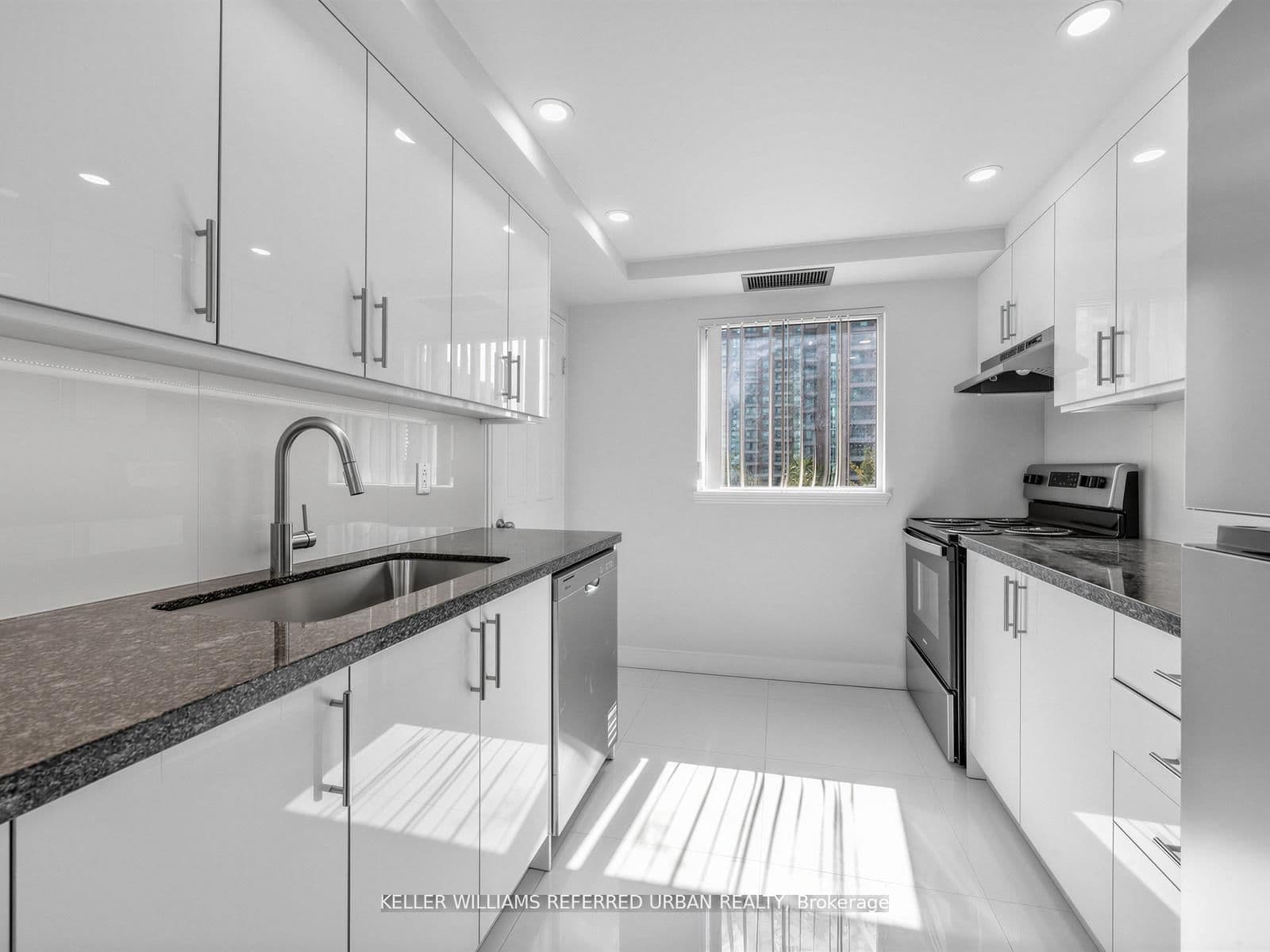 7 Bishop Avenue, Unit 501 thumbnail 13