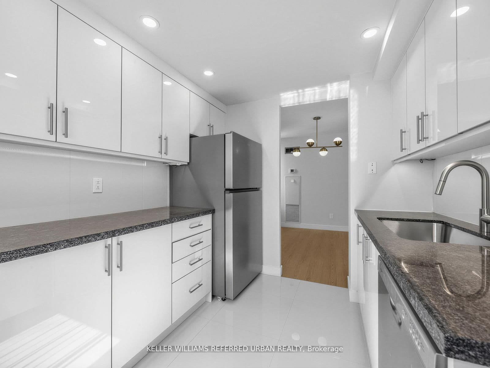7 Bishop Avenue, Unit 501 thumbnail 15