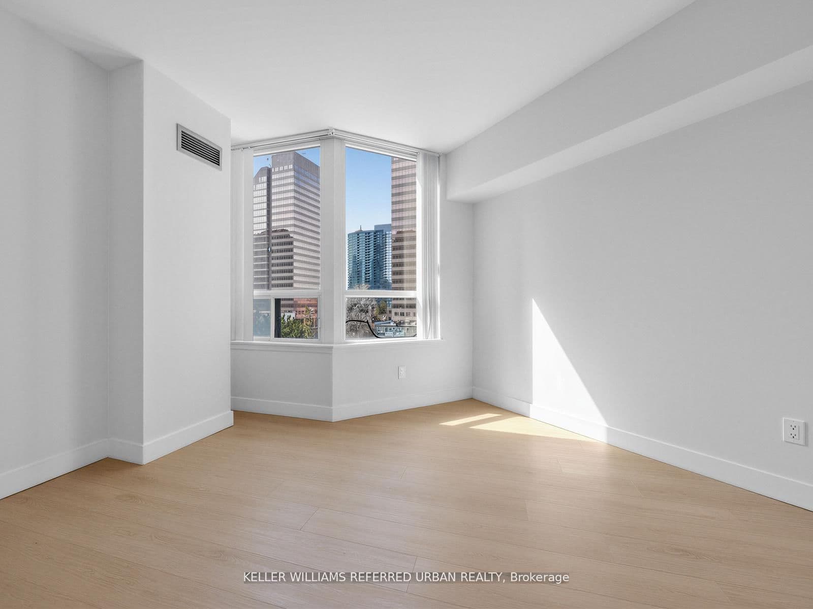 7 Bishop Avenue, Unit 501 thumbnail 2