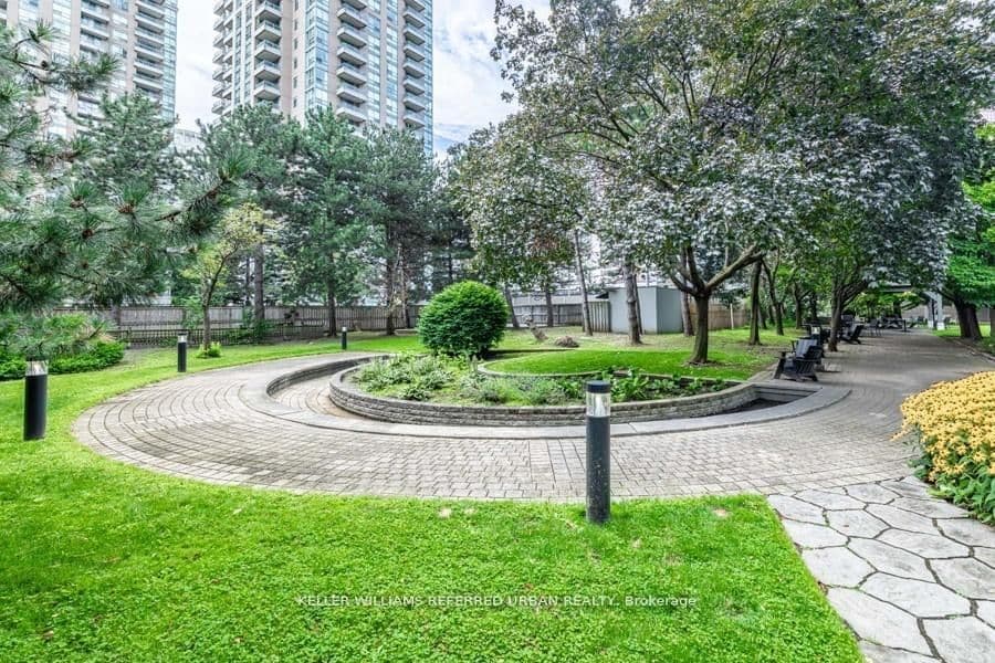 7 Bishop Avenue, Unit 501 thumbnail 42