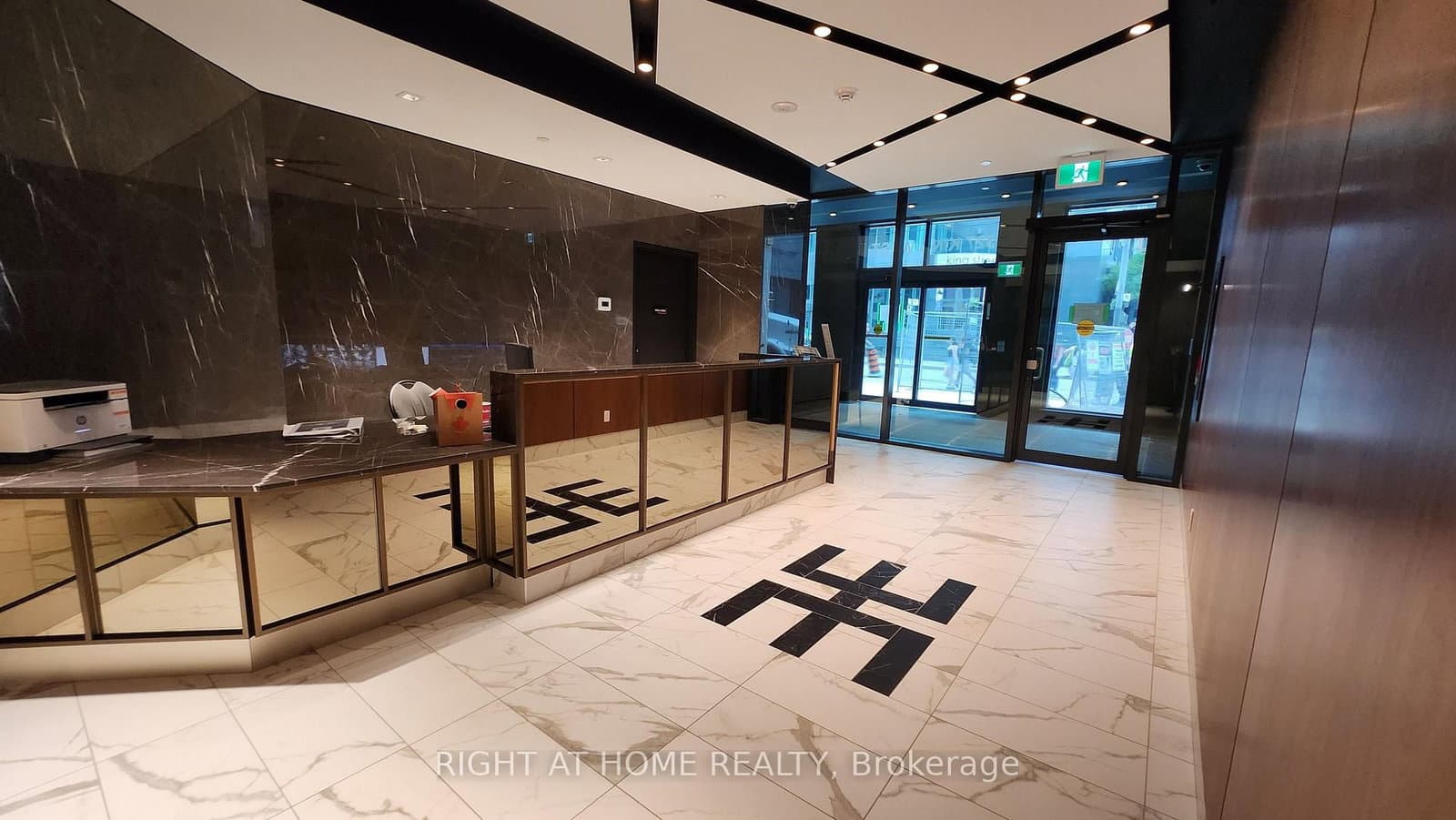 327 King Street W, Unit 2805 - Image 1